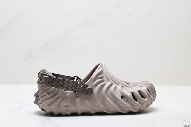 Company-level Crocs Eva non-slip breathable sports sandals The innovative hole