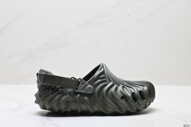 Company-level Crocs Eva non-slip breathable sports sandals The innovative hole