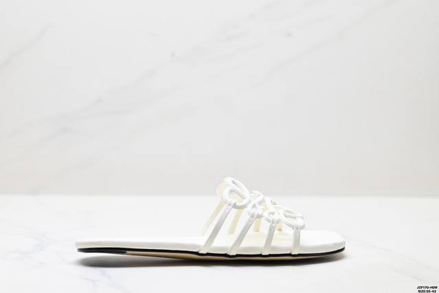 Corporate Loewe Petal Anagram calfskin square toe flat flip flops Size: 35-42 I