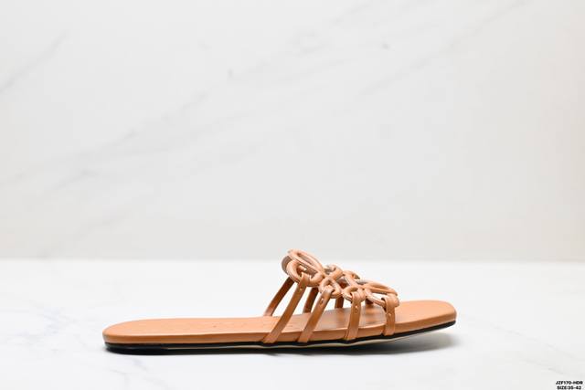 Corporate Loewe Petal Anagram calfskin square toe flat flip flops Size: 35-42 I