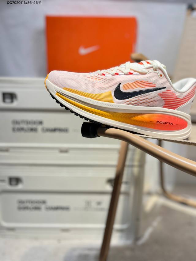 Original - Price reduction Nike Air Zoom Vomero 18 Moon Landing 18 2025 new cush