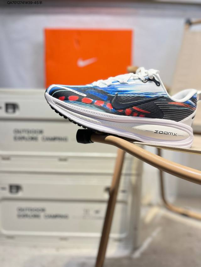 Nike Vomero 18 Nike comfortable shock-absorbing and non-slip low-top running sho