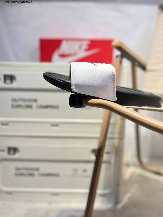 Nike Benassi Swoosh Nike Lifestyle Summer Beach Slippers Item No.:666089 W769252