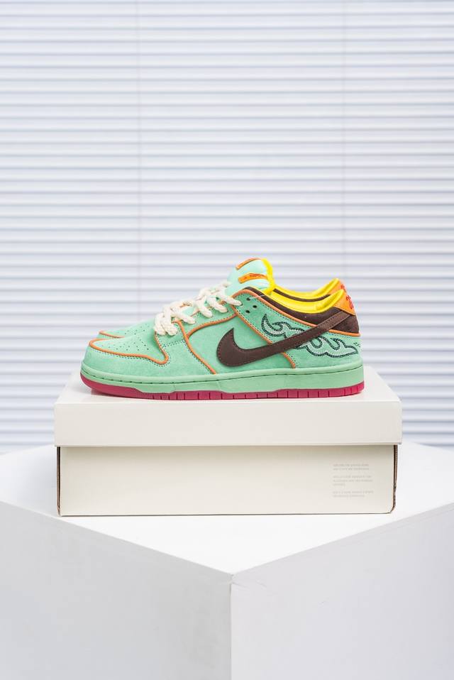 Core Private Nike Dunk full set of original lasts and original molds to create a