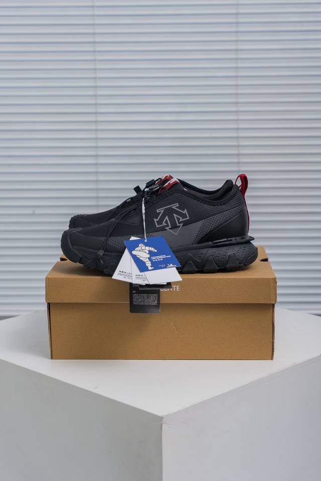 Core Private Descente lightweight cushioning breathable upper Fashion casual spo