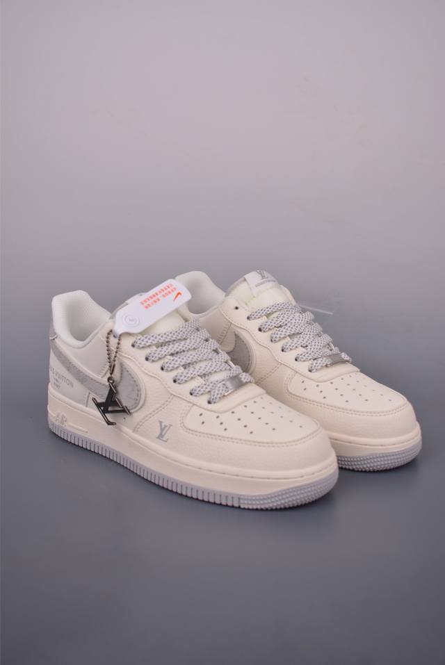Nike Air Force 1 Low Lv joint Original last and original cardboard to create a p