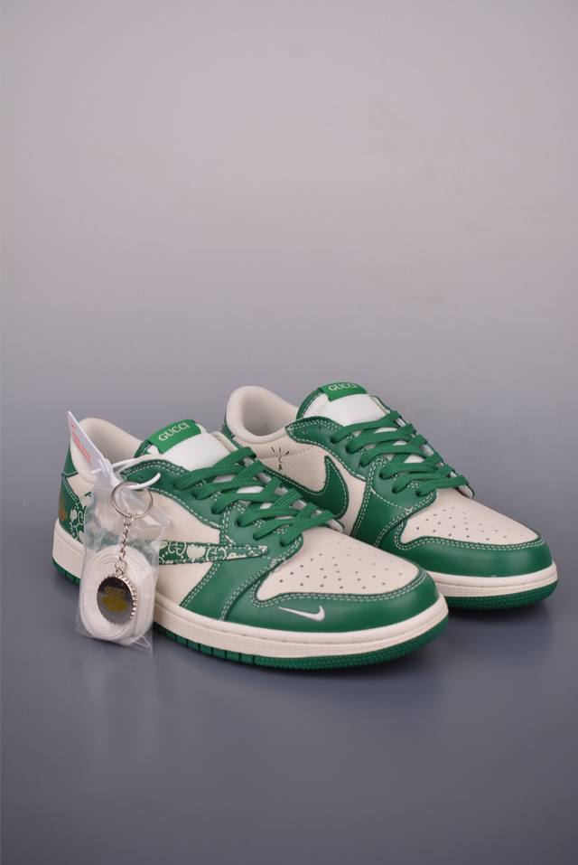 Fragment X Travis Scott X Guuci Air Jordan 1 Low three-party joint inverted hook
