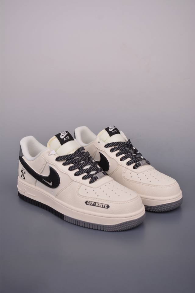 Nike Air Force 1 Low Off joint Original last and original cardboard to create a