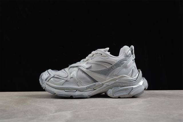 Balenciaga Runner Kith Four.Color Balenciaga 7.0 latest color trend retro casual