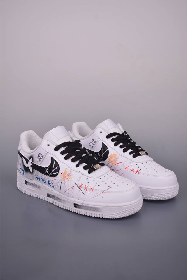 Nike Air Force 1 Low graffiti Original last and original cardboard to create a p