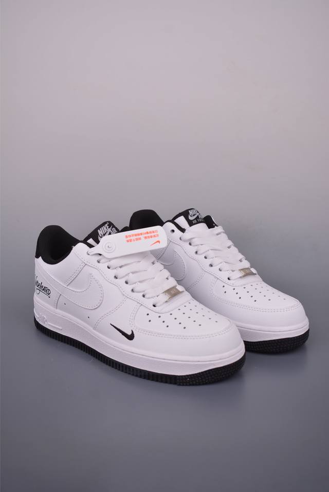 Nike Air Force 1 Low white and black Original last and original cardboard to cre