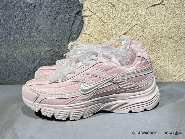 New product launch real shot Initiator comfortable and versatile non-slip wear-