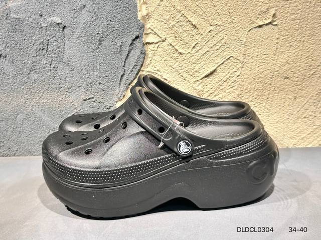New product# Original Crocs Crocs Turbo This pair of Crocs may be the most fashi