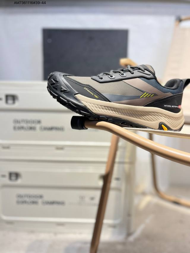 Ecco men's shoes are lightweight, breathable, comfortable, durable, skin-friendl