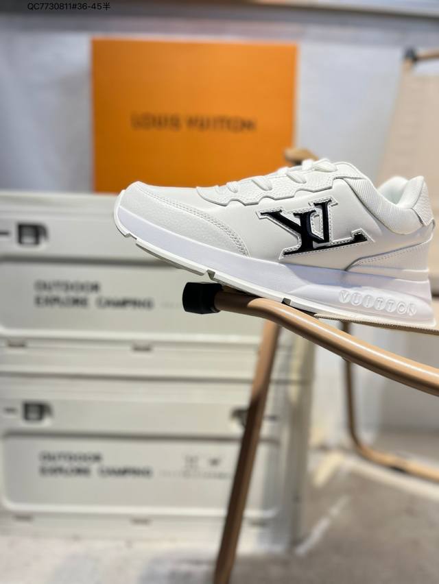 Louis Vuitton men's and women's shoes are equipped with a thick drawer gift shoe