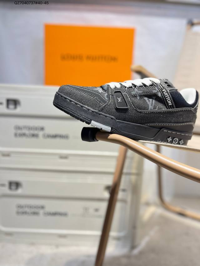 Louis Vuitton Lv Louis Vuitton sneakers New Lv Trainer latest color sports shoes