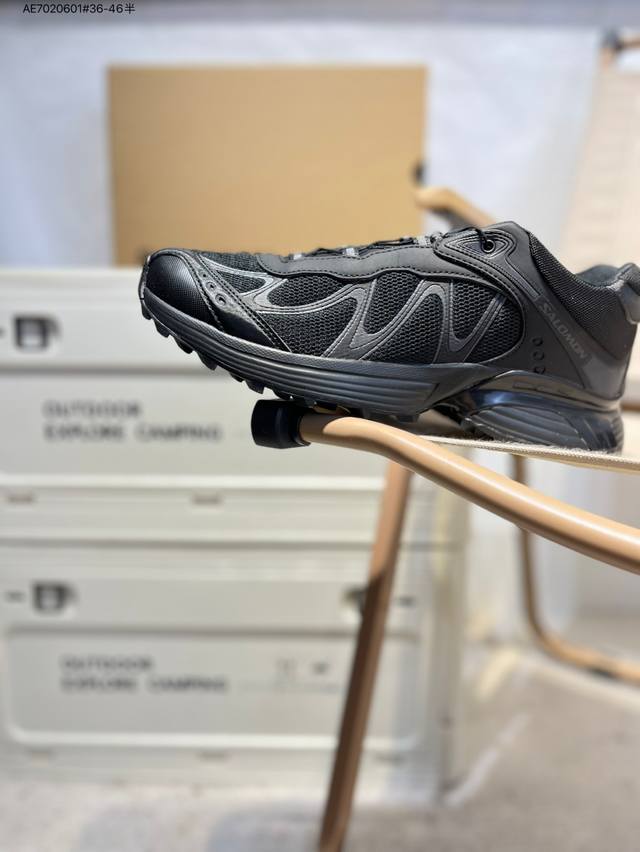 Salomon Salomon Xt-Whisper is a stylish, comfortable, shock-absorbing, non-slip