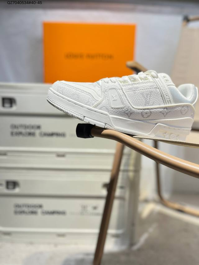 Louis Vuitton Lv Louis Vuitton sneakers New Lv Trainer latest color sports shoes