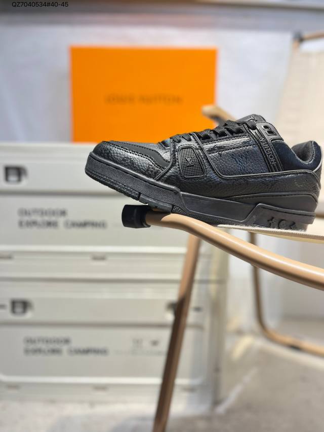 Louis Vuitton Lv Louis Vuitton sneakers New Lv Trainer latest color sports shoes