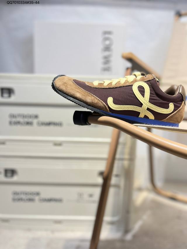 Spanish century-old leather luxury brand Loewe Loewe Ballet Runner 2.0 Sneakers