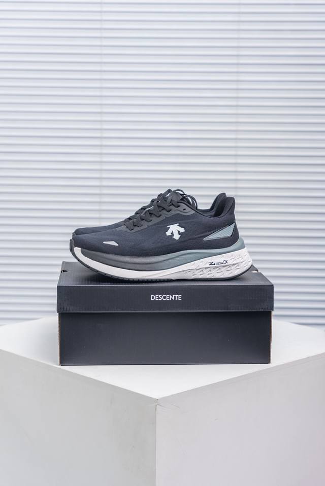 Core Private Descente lightweight cushioning breathable upper Fashion casual spo