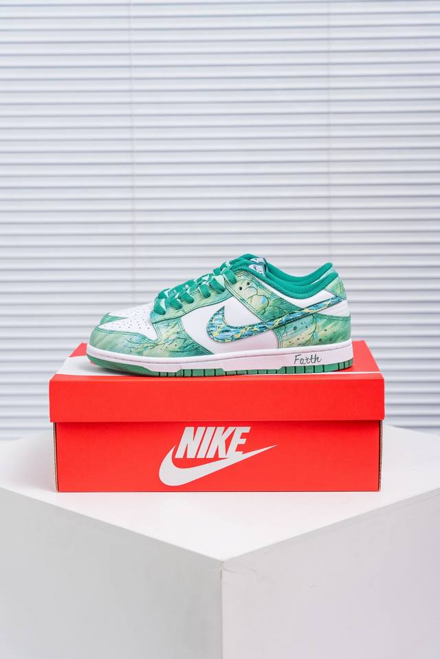 Core Private Nike Dunk full set of original lasts and original molds to create a