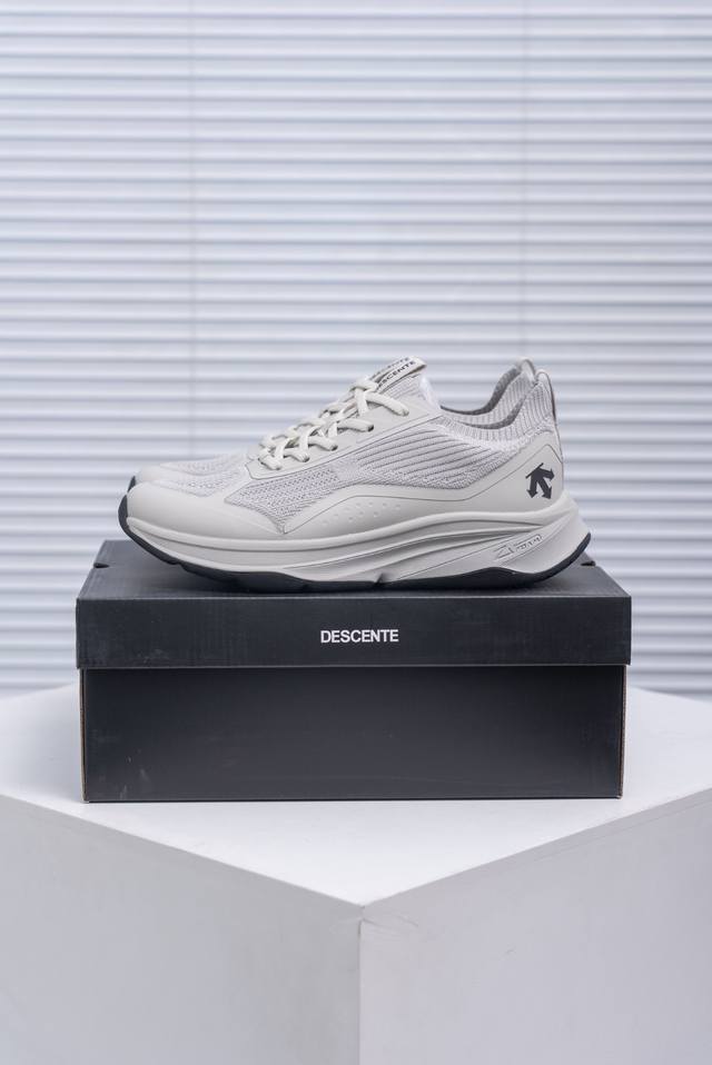 Core Private Descente lightweight cushioning breathable upper Fashion casual spo