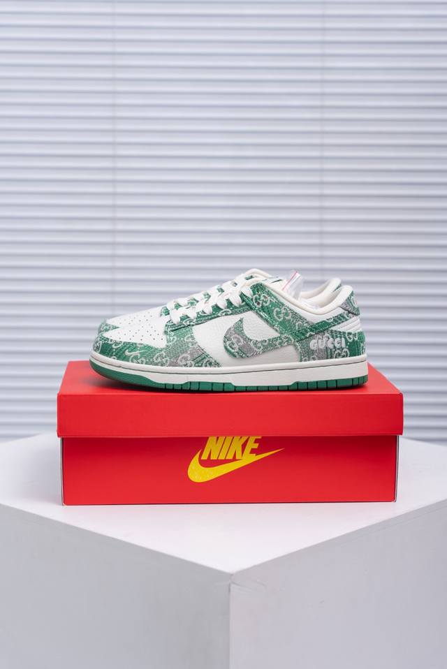 Core Private Nike Dunk full set of original lasts and original molds to create a