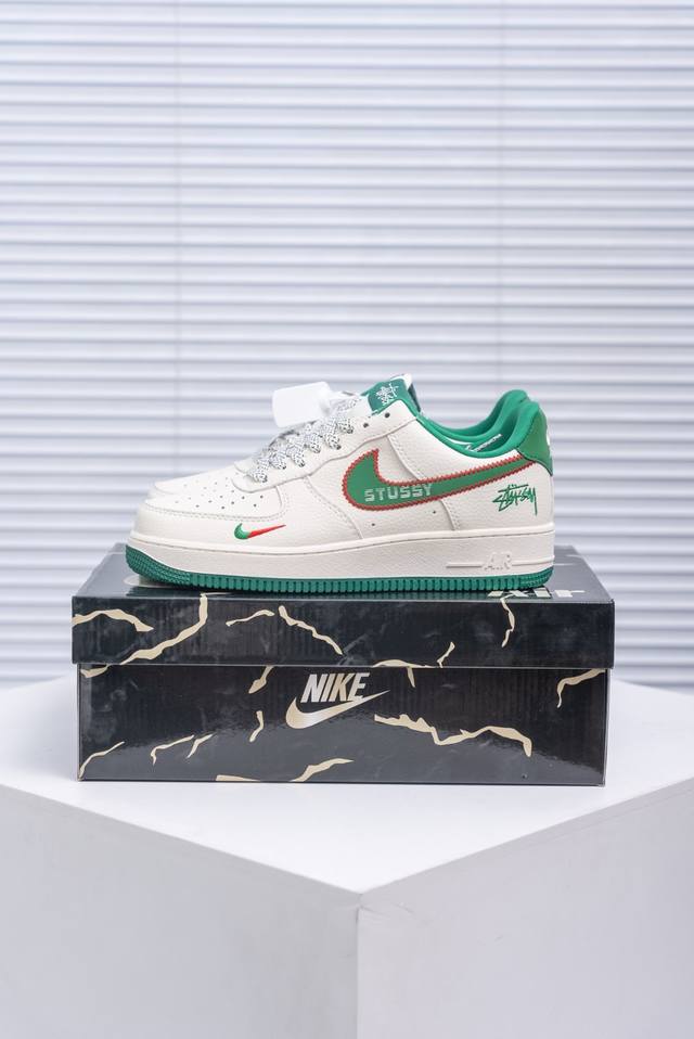 Core Private Air Force 1 Original level, original last, original cardboard to cr