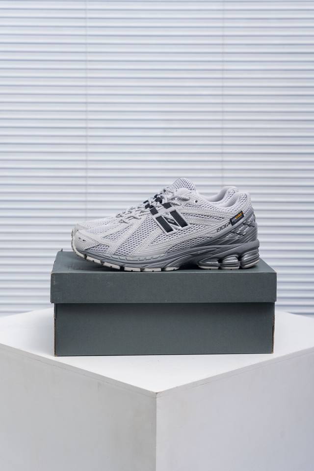 Core Private New Balance 1906 series casual shoes #Made of lightweight cowhide s