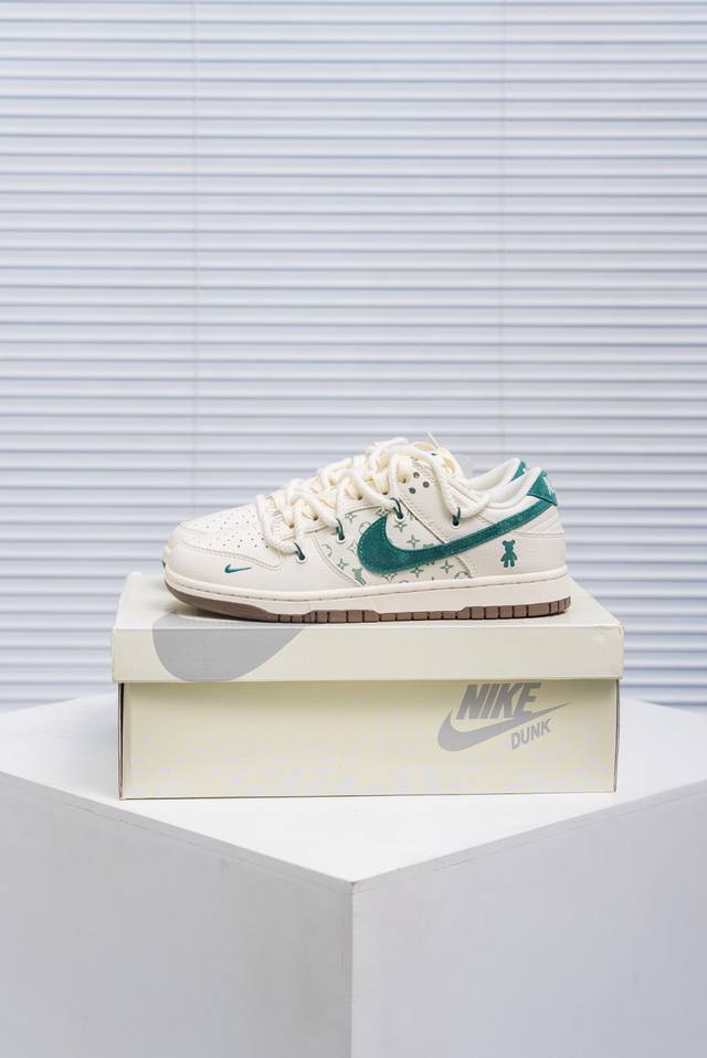 Core Private Nike Dunk full set of original lasts and original molds to create a