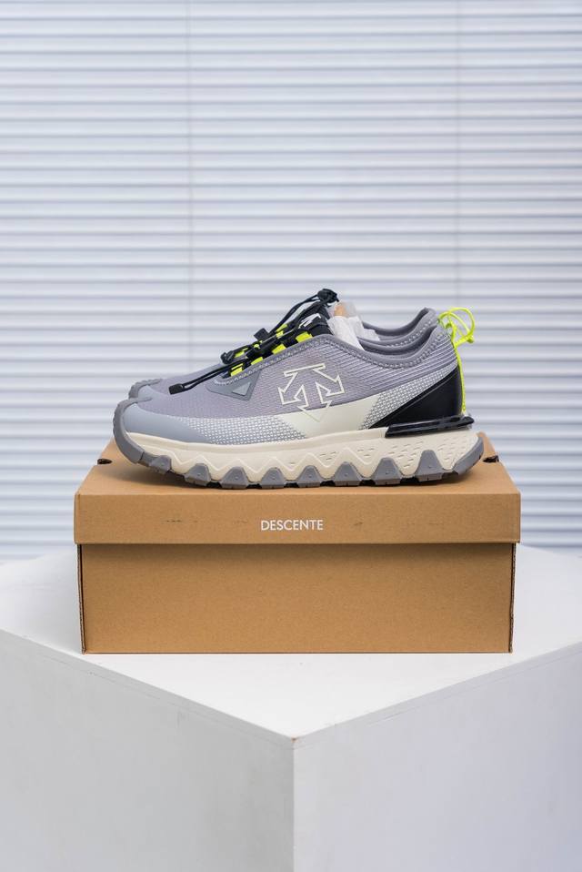 Core Private Descente lightweight cushioning breathable upper Fashion casual spo