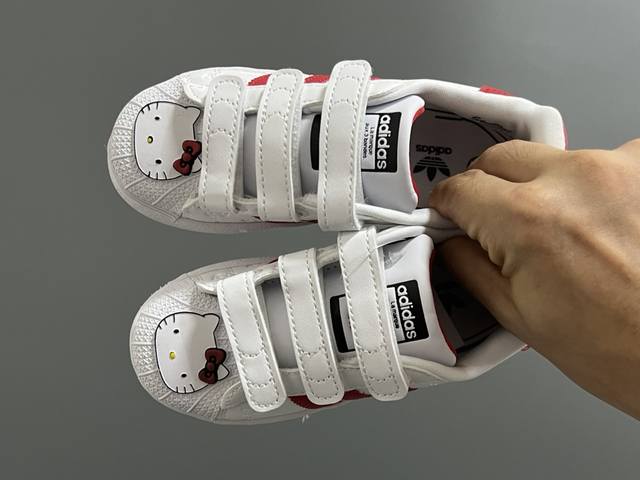 Original version of gold B shell head children's Velcro sneakers Size: 22-37 The
