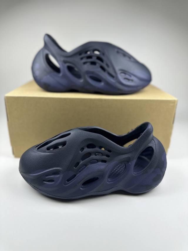 Internet celebrity coconut new children's hole shoes boys and girls baby closed