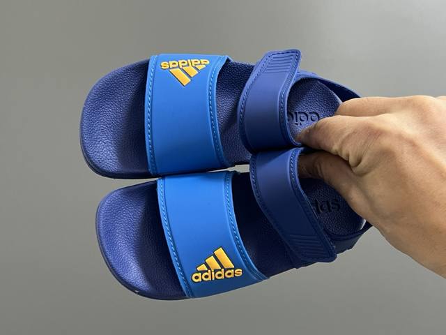 A original new Sandal beach children's Velcro sandals 26-35 sizes Original forei