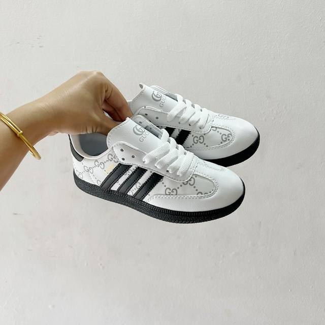Adidas Adidas children's sneakers Size: 24-35 The hottest model on the Internet