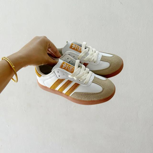 Adidas Adidas children's sneakers Size: 24-35 The hottest model on the Internet