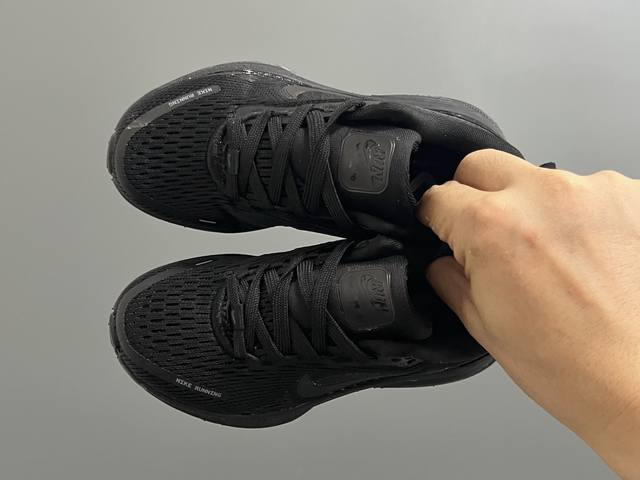 Nk New Vomero 18 children's parent-child cushioning sports shoes Size: 26-35, ad