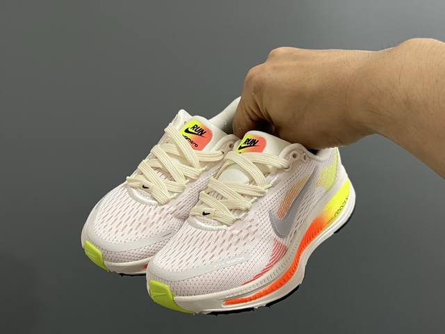 Nk New Vomero 18 children's parent-child cushioning sports shoes Size: 26-35, ad
