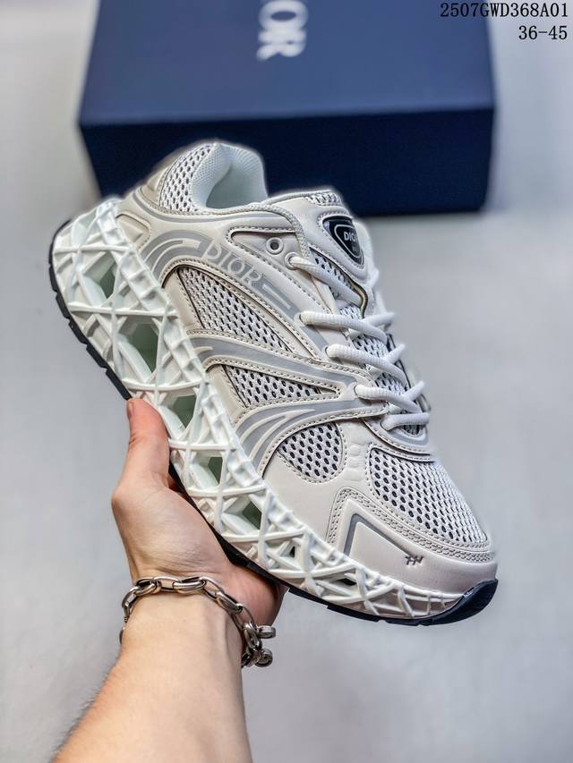 Dior X KawsDior joint B35 capsule series hollow mesh This new sports shoe called