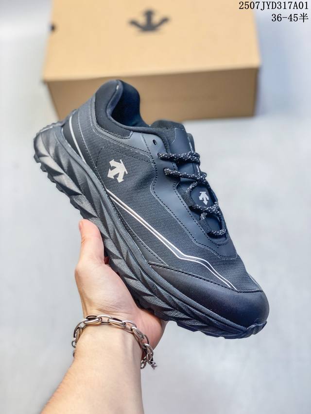 Descente Terrain D Comfortable and versatile non-slip wear-resistant low-top cas