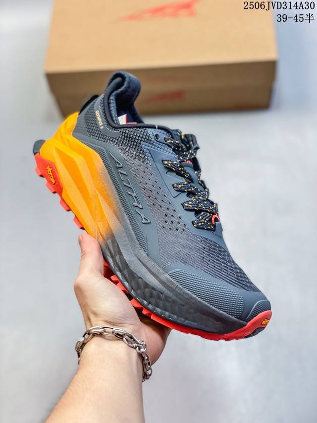 Altra Torin6, the latest lightweight cushioning all-round running shoes, the la