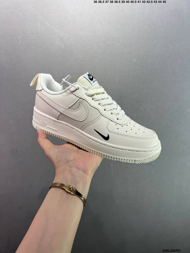 Nike Air Force 1 Low white and black small hook Air Force One low-top sports cas