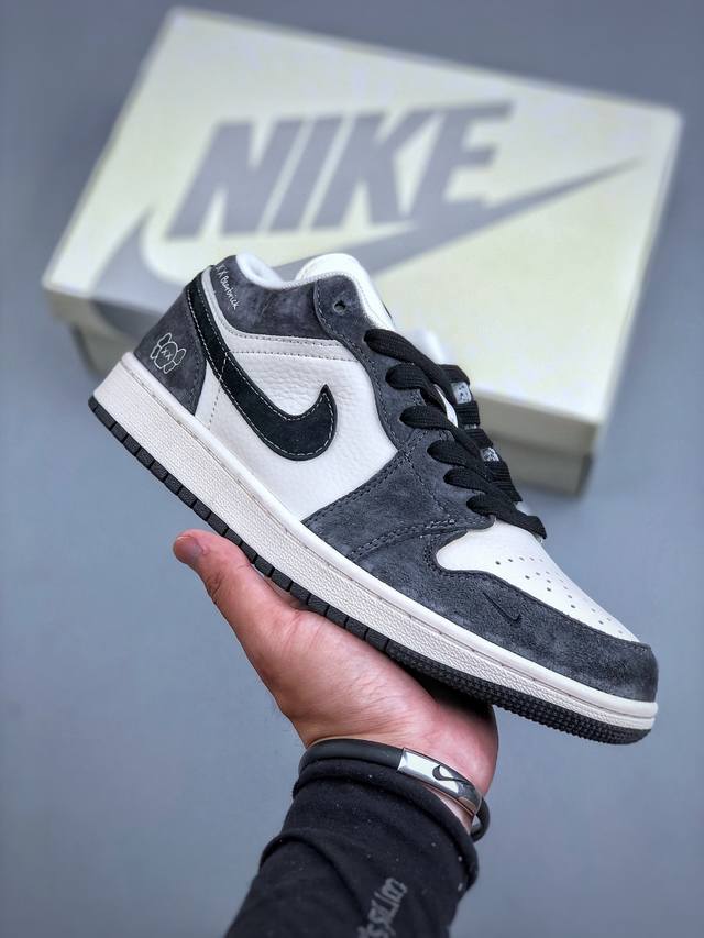 C version Air Jordan 1 Retro Low x Bearbrick Violent Bear Beige Black Space Gray