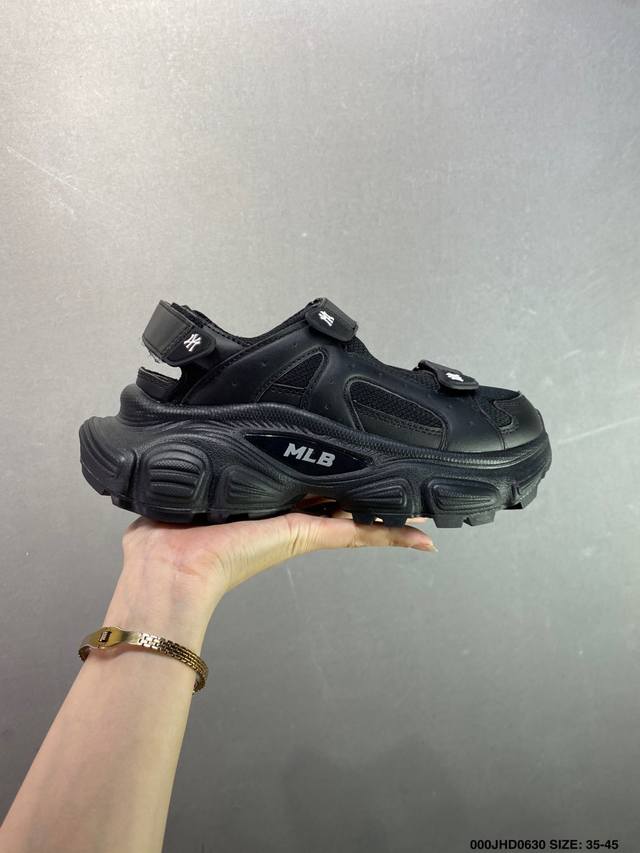 Made of high-quality lightweight fiber transfer leather and breathable mesh upp