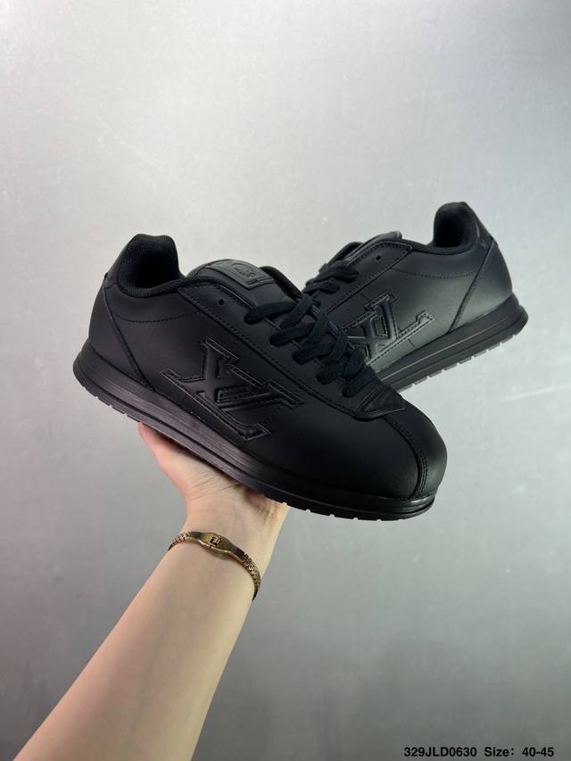 Louis Vuitton Lv Louis Vuitton sneakers New Lv Trainer latest color sports shoes