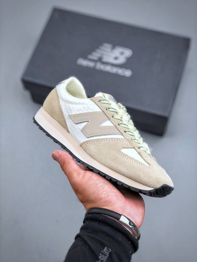 J version of the pure original New Balance Nb 471 series 471 shoes come with two