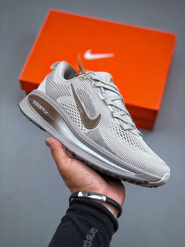 Nike Vomero 18 Nike comfortable shock-absorbing and non-slip low-top running sho