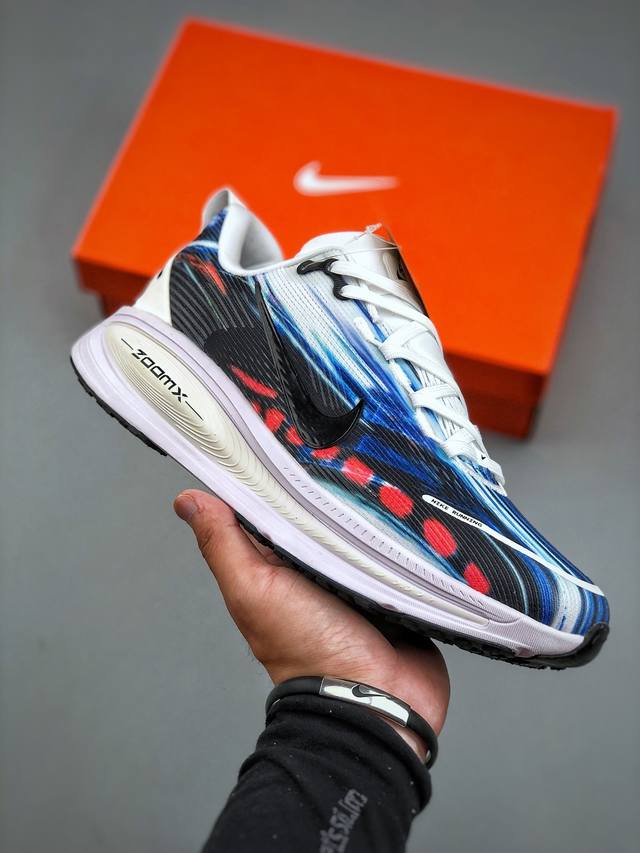 Nike Vomero 18 Nike comfortable shock-absorbing and non-slip low-top running sho