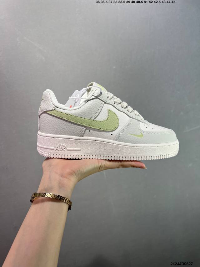 Nike Air Force 1 Low Original last and original cardboard to create a pure air f